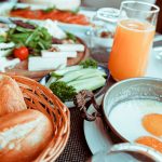Berlin-Reinickendorf | Wir frühstücken und probieren einfache, leckere Frühstücksideen beim kostenlosen Kochworkshop von RESTLOS GLÜCKLICH e. V.