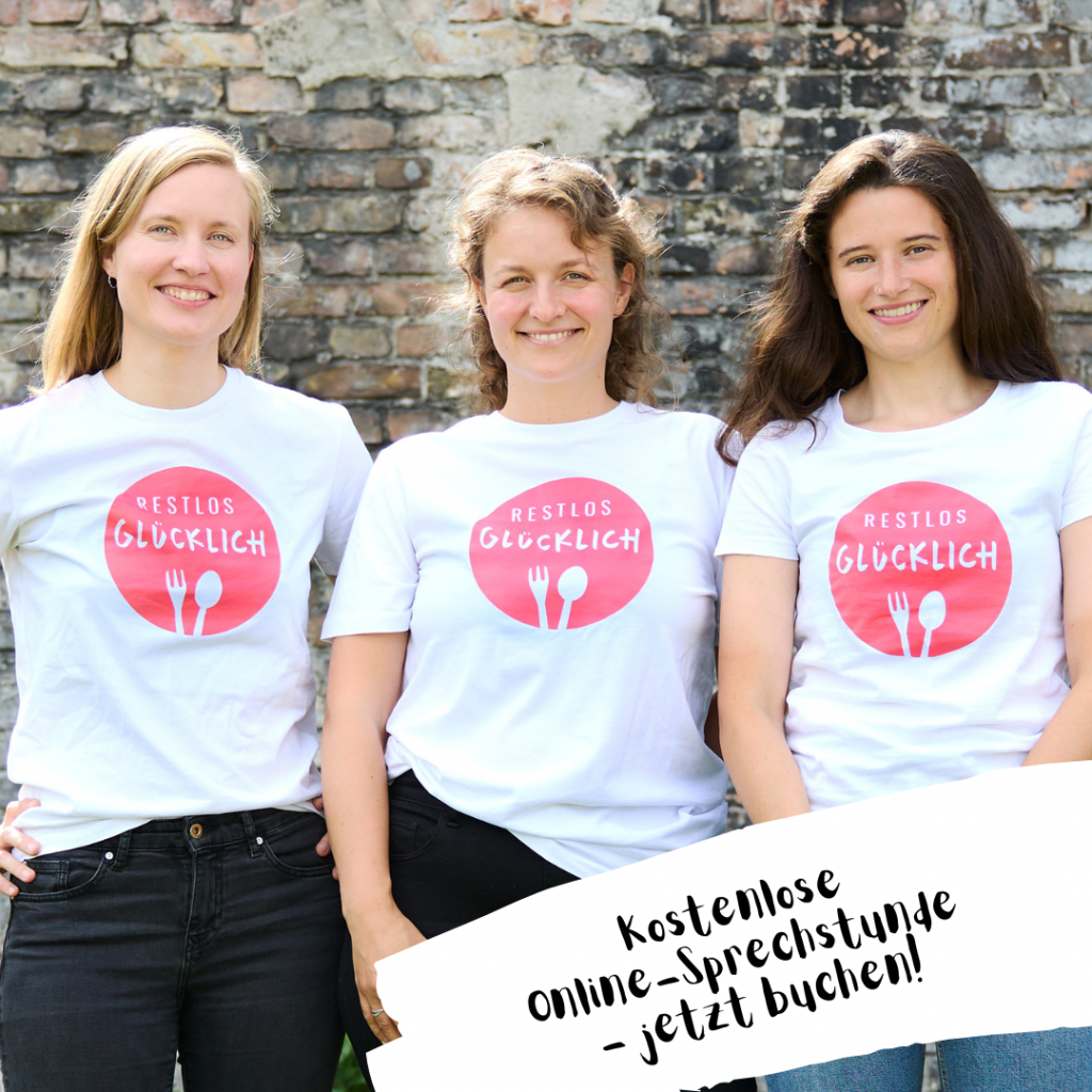 Grafik: Im Hintergrund ein Gruppenfoto mit den drei Ernährungscoaches von RESTLOS GLÜCKLICH e. V.. Im Vordergrund die Aufschrift „Kostenlose Online-Sprechstunde – jetzt buchen!